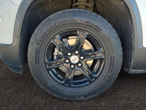 Used 2021 GMC Acadia AT4 w/ Technology Package image 14