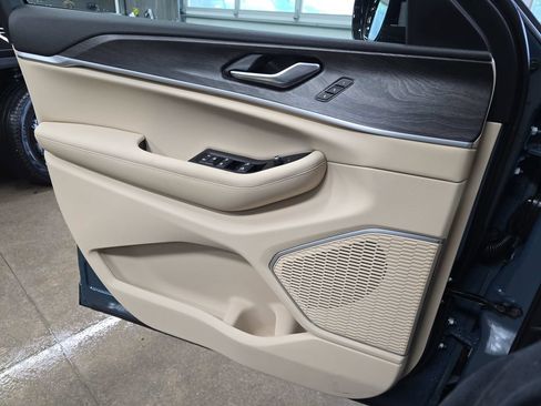 New 2026 Jeep Grand Cherokee Limited AWD/4WD image 27