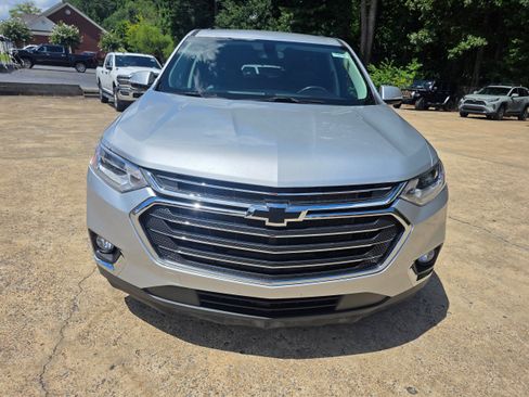 Used 2020 Chevrolet Traverse LT w/ LPO, Floor Liner Package AWD/4WD image 2