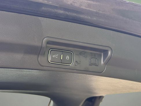 Used 2025 Ford Explorer ST AWD/4WD image 27
