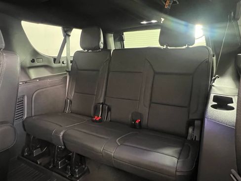 Used 2025 GMC Yukon XL Denali w/ Denali Reserve Package AWD/4WD image 19