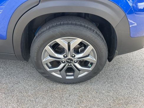 Certified 2024 Kia Seltos LX image 8