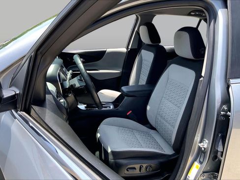 Used 2023 Chevrolet Equinox LT FWD image 8