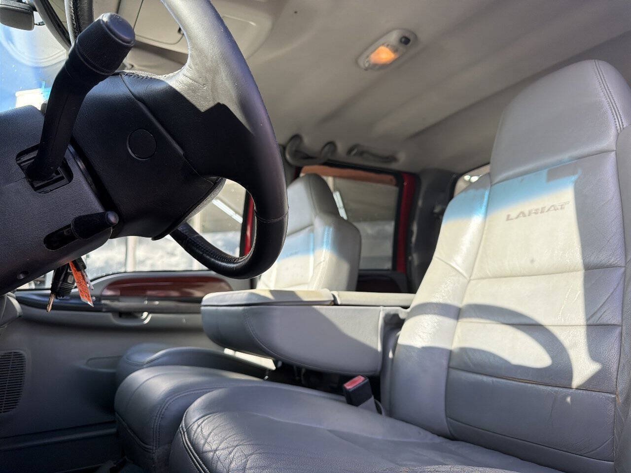 Used 2005 Ford F350 Lariat AWD/4WD image 25