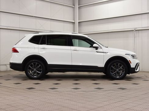 Used 2022 Volkswagen Tiguan SE AWD/4WD image 9