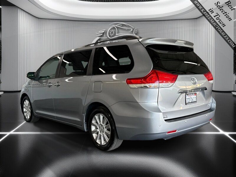 Used 2013 Toyota Sienna Limited w/ Premium Pkg AWD/4WD image 7