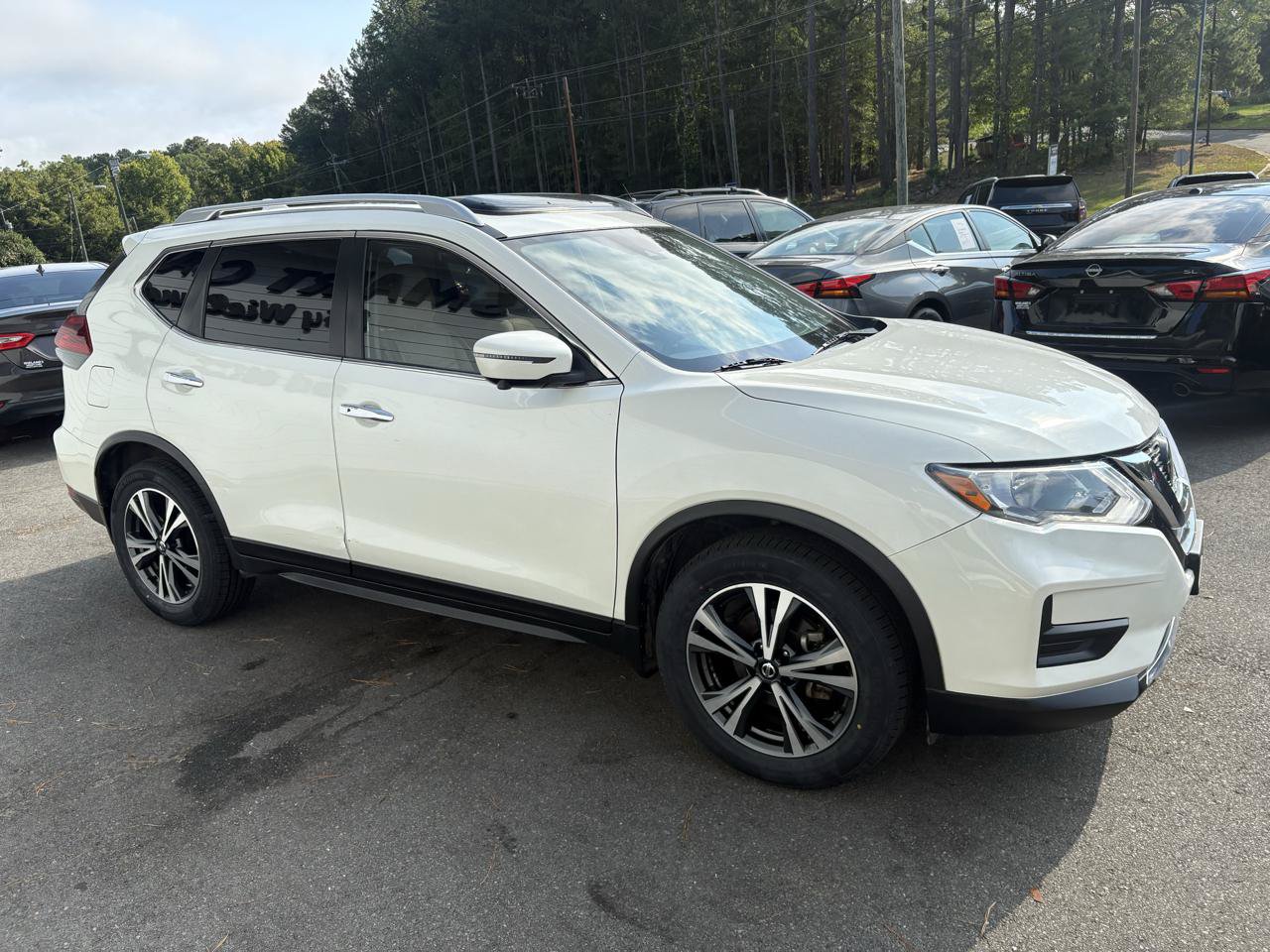 Used 2019 Nissan Rogue SV w/ Sun & Sound Touring Package FWD image 6
