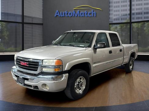 Used 2005 GMC Sierra 2500 SLE w/ Skid Plate Package AWD/4WD image 3