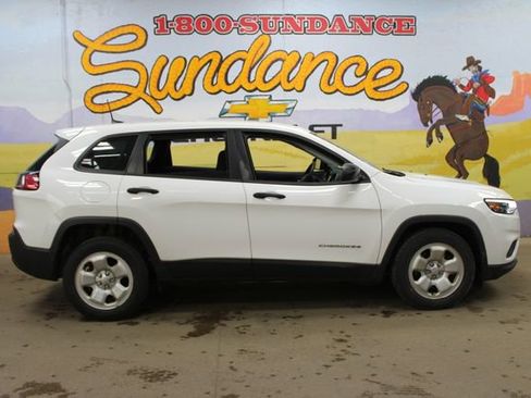 Used 2019 Jeep Cherokee Sport FWD image 1