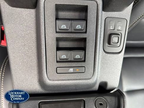 New 2025 Ford Bronco Badlands image 11