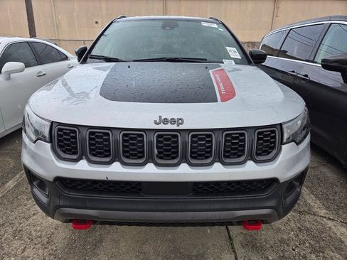 Used 2024 Jeep Compass Trailhawk AWD/4WD image 8