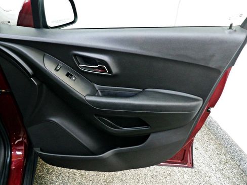 Used 2016 Chevrolet Trax LT w/ LT Convenience Package FWD image 11
