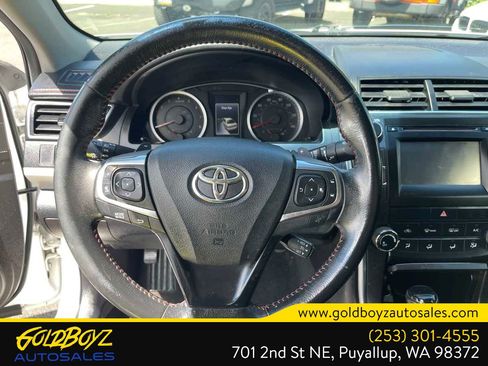 Used 2015 Toyota Camry SE FWD image 23
