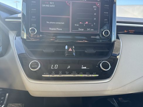Used 2022 Toyota Corolla LE image 27