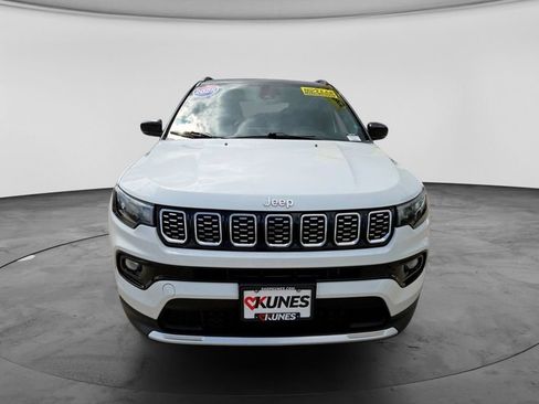 Used 2025 Jeep Compass Limited AWD/4WD image 3