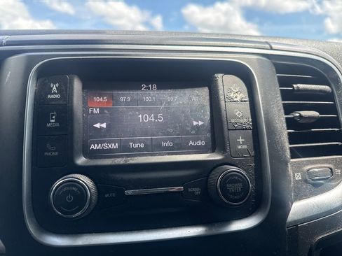 Used 2021 RAM 1500 Classic SLT image 44