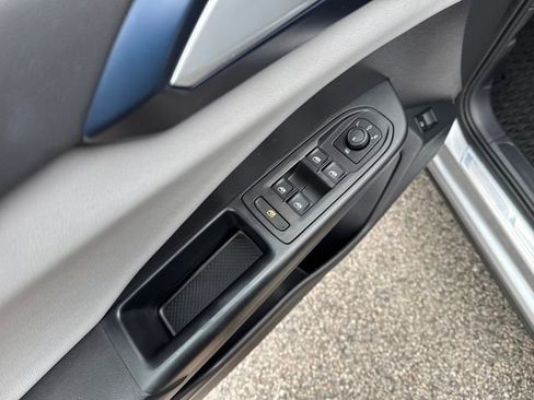 Certified 2022 Volkswagen Taos SE image 12