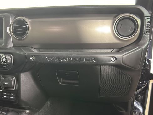Used 2021 Jeep Wrangler Unlimited Sport AWD/4WD image 25