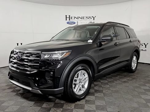 Used 2026 Ford Explorer Active w/ Active Comfort Package RWD image 2