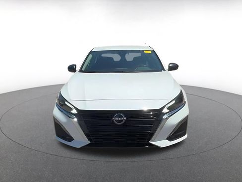 Used 2025 Nissan Altima 2.5 SV FWD image 4