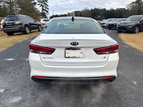 Used 2018 Kia Optima S w/ Panoramic Sunroof Package image 4