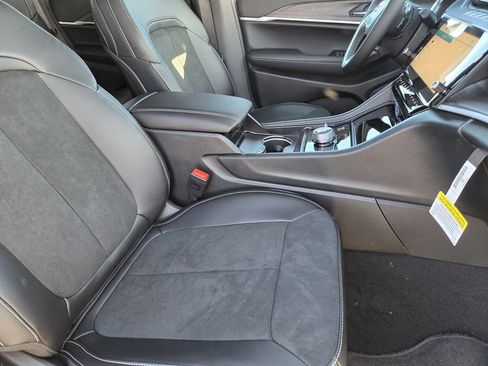 New 2026 Jeep Grand Cherokee Altitude AWD/4WD image 8