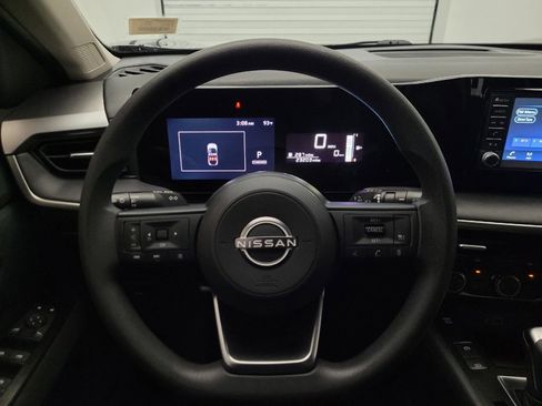 Used 2025 Nissan Kicks S w/ Charging Package FWD image 22