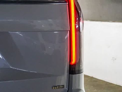 Used 2021 Cadillac Escalade Premium Luxury image 12