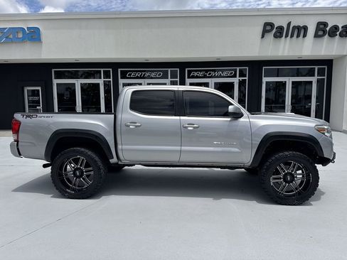 Used 2017 Toyota Tacoma TRD Sport w/ Tow Package RWD image 5
