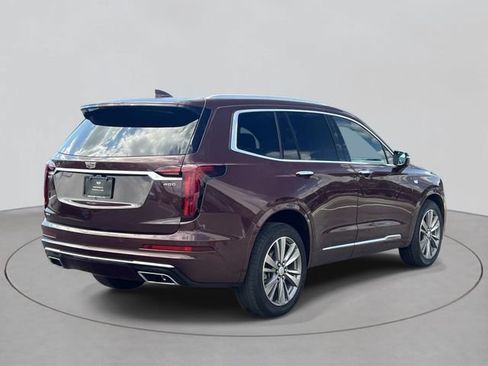 Used 2022 Cadillac XT6 Premium Luxury w/ LPO, Floor Liner Package AWD/4WD image 4