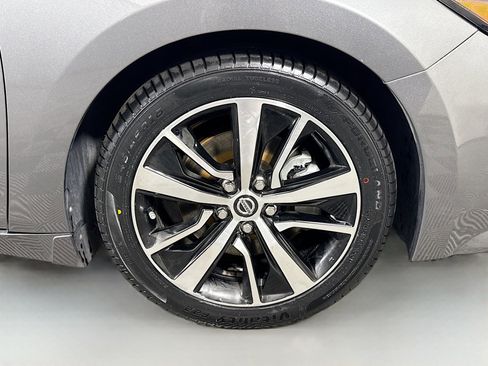 Used 2021 Nissan Maxima 3.5 SV w/ Floor Mat Group FWD image 32