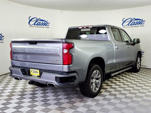 Used 2019 Chevrolet Silverado 1500 High Country w/ Technology Package image 7