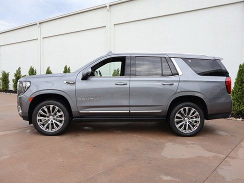 Certified 2021 GMC Yukon Denali w/ Denali Ultimate Package AWD/4WD image 3