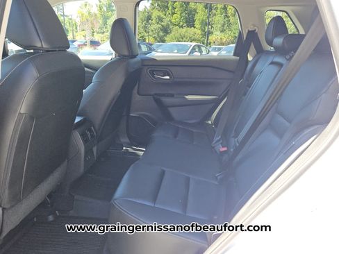 Used 2024 Nissan Rogue SL FWD image 4