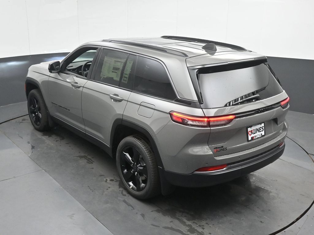 New 2027 Jeep Grand Cherokee Limited w/ Limited Altitude Package AWD/4WD image 39