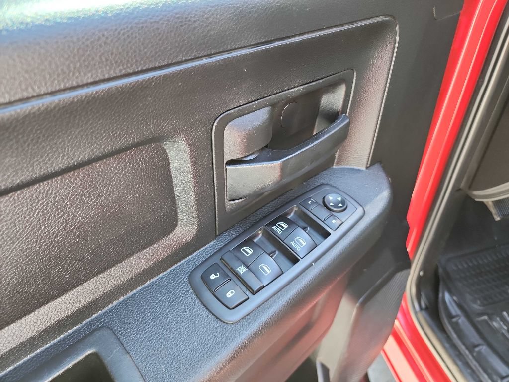 Used 2018 RAM 3500 Tradesman w/ Chrome Appearance Group AWD/4WD image 21