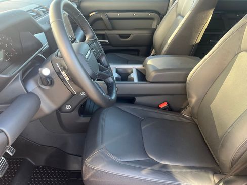 Used 2025 Land Rover Defender 110 V8 image 5