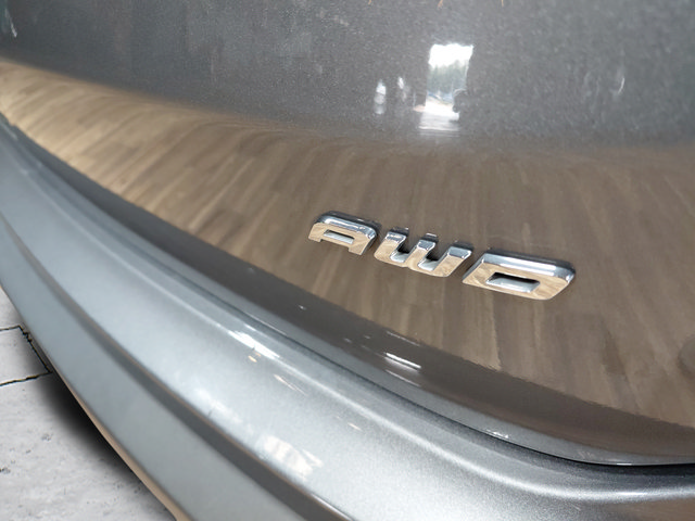 Used 2024 Ford Edge Titanium AWD/4WD image 14
