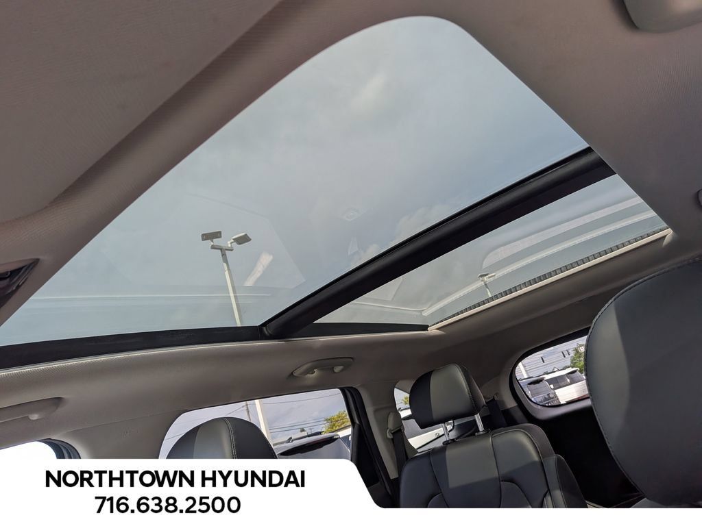 Used 2023 Kia Sorento SX AWD/4WD image 7