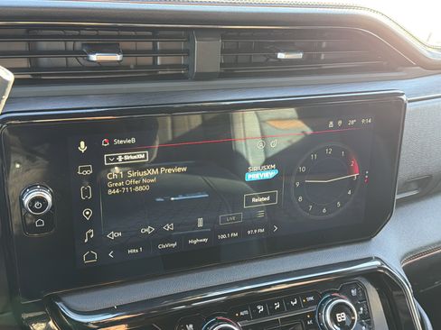 Used 2024 GMC Sierra 2500 AT4 w/ AT4 Premium Plus Package image 19