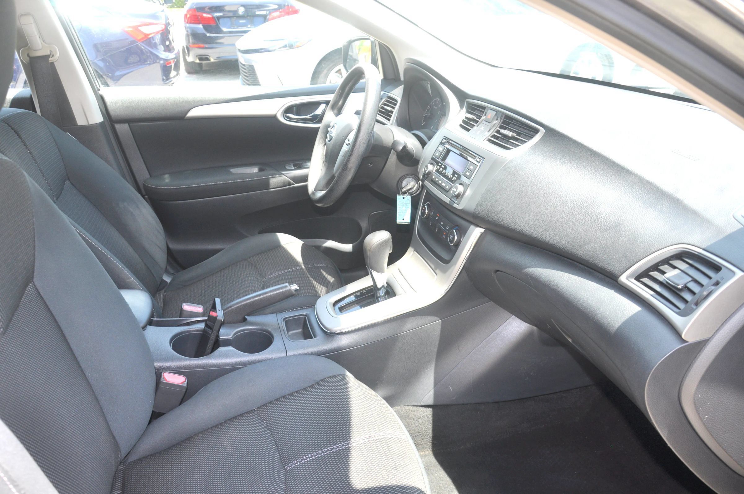 Used 2015 Nissan Sentra SV FWD image 14