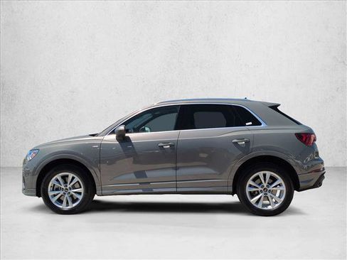 Used 2024 Audi Q3 2.0T Premium w/ Convenience Package AWD/4WD image 9