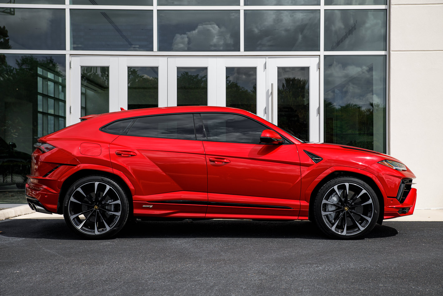 Used 2024 Lamborghini Urus S AWD/4WD image 19