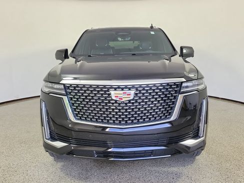 Used 2024 Cadillac Escalade Premium Luxury RWD image 3