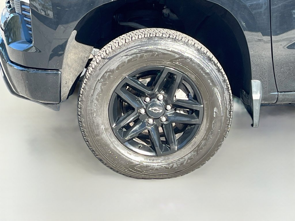 Used 2023 Chevrolet Silverado 1500 LT Trail Boss w/ LPO, Dark Essentials Package AWD/4WD image 31