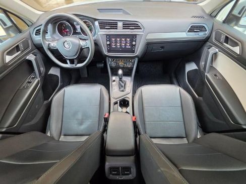Used 2020 Volkswagen Tiguan SE FWD image 24