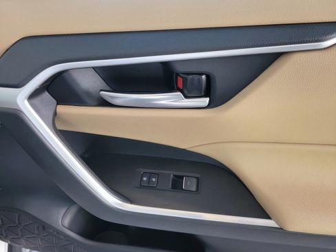 Certified 2025 Toyota RAV4 XLE image 30