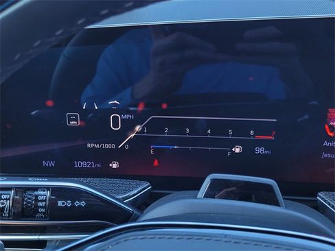 Used 2025 Cadillac Escalade V w/ LPO, ONYX Package image 18