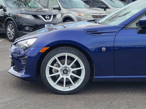 Used 2017 Toyota 86 Base image 9