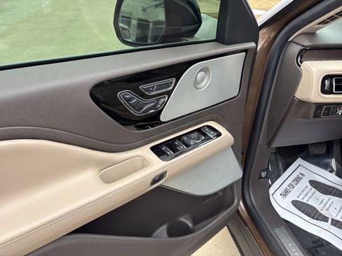 Used 2022 Lincoln Aviator Reserve w/ Equipment Group 201A image 19